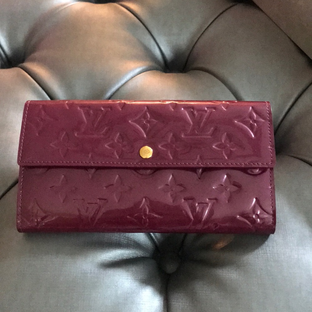 Louis Vuitton Vernis International Wallet